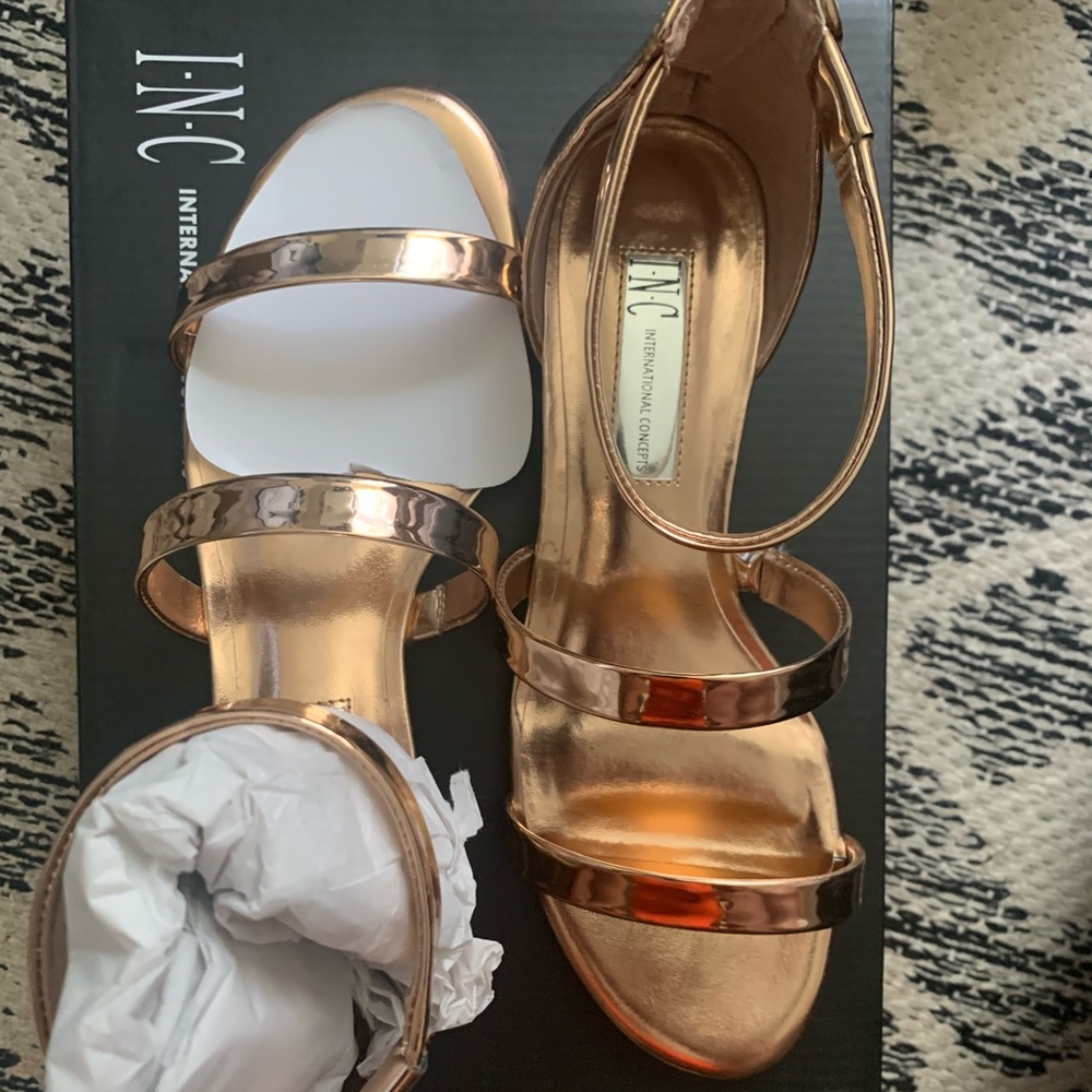Rose gold sandals - Picture 2 of 4